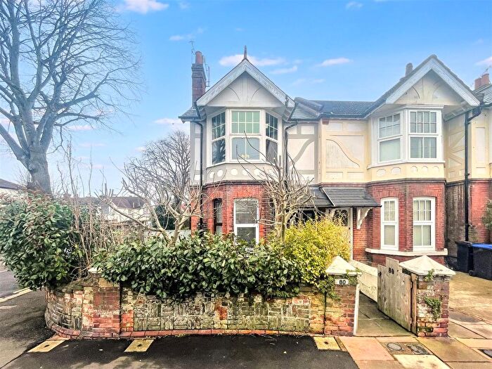 2 Bedroom Flat To Rent In Westcourt Road, Broadwater, Worthing, BN14