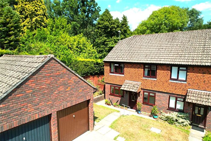 4 Bedroom Semi-Detached House For Sale In Crofts Close, Chiddingfold, Godalming, Surrey, GU8