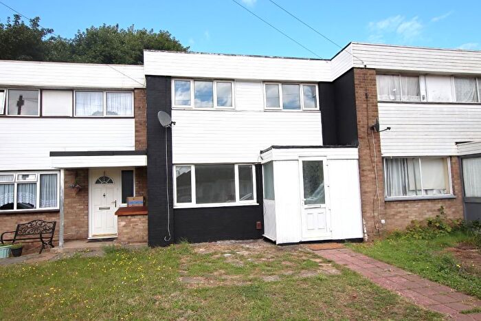 3 Bedroom Terraced House To Rent In Queens Gardens, Rainham, Essex, RM13