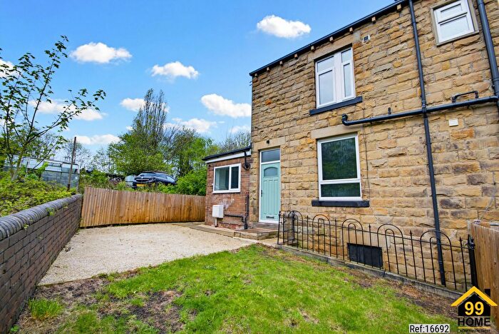 3 Bedroom End Terrace House For Sale In North Bank Road, Batley, West Yorkshire, WF17