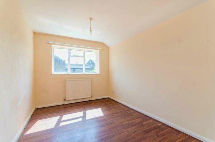 3 Bedroom House To Rent In Browning Road, Manor Park, London, E12