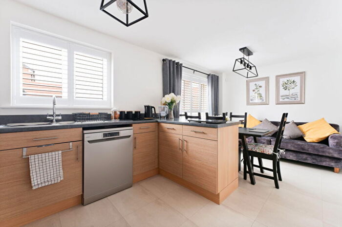 4 Bedroom Detached House For Sale In Brodie Rise, Salisbury, SP2