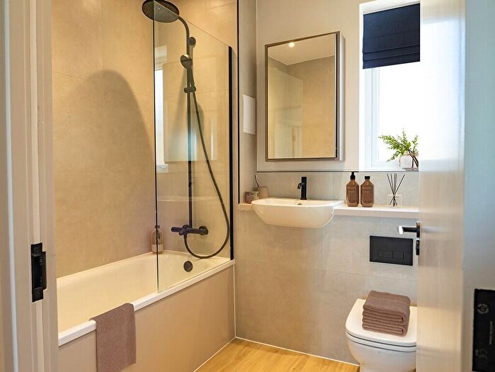 3 Bedroom Terraced House For Sale In Bronze Walk, Erith, DA8