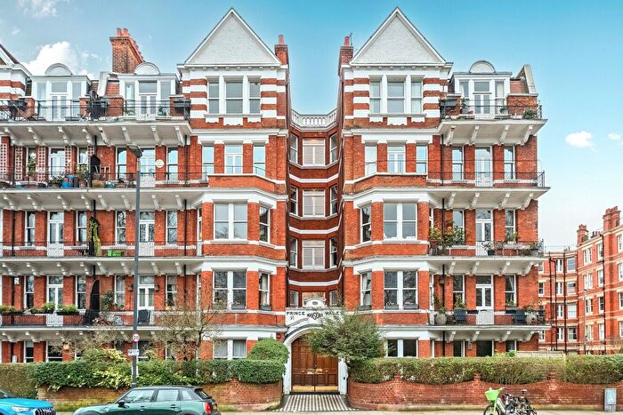 2 Bedroom Flat For Sale In Prince Of Wales Drive, Battersea, London, SW11