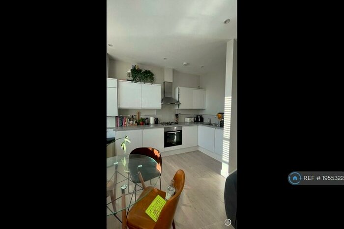 2 Bedroom Flat To Rent In Lower Clapton Road, London, E5