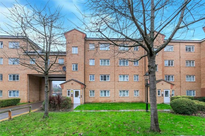 2 Bedroom Apartment To Rent In Wellington House, Romford, RM2