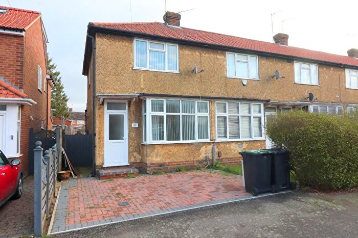 2 Bedroom End Of Terrace House For Sale In Peartree Road, Putteridge, Luton, LU2