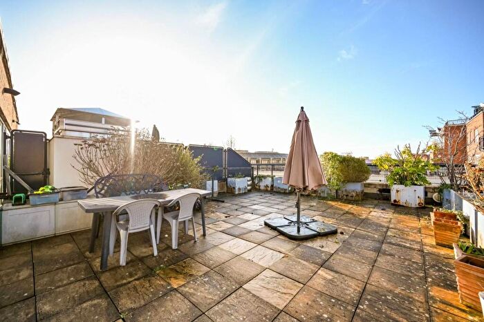 3 Bedroom Penthouse To Rent In Seven Kings Way, Kingston, Kingston Upon Thames, KT2