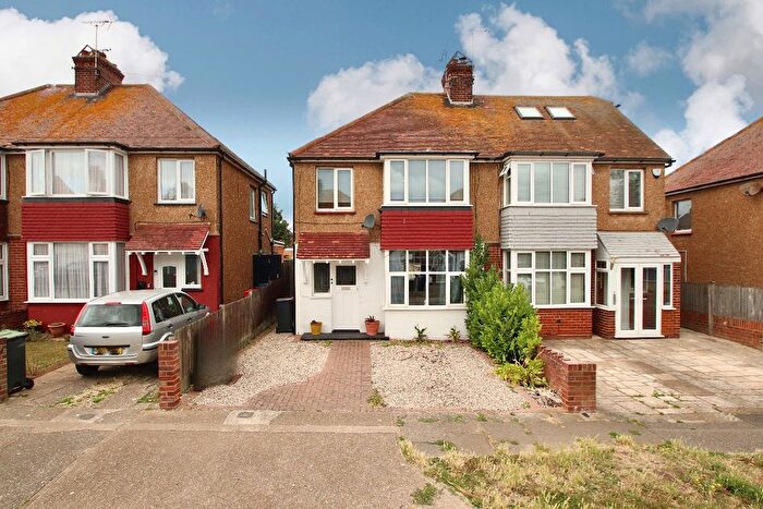 3 Bedroom Semi-Detached House To Rent In Garrard Avenue, Margate, CT9