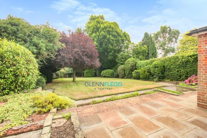 3 Bedroom Detached House To Rent In Green Lane, Burnham, Slough, SL1