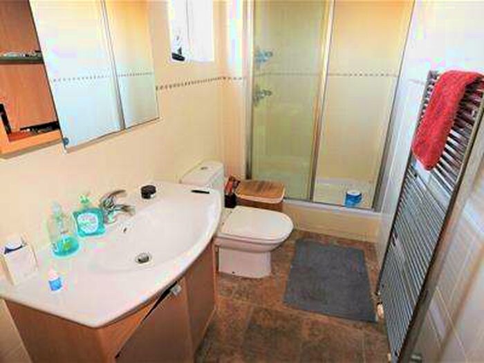 2 Bedroom Flat To Rent In Caroline Way, Eastbourne, BN23