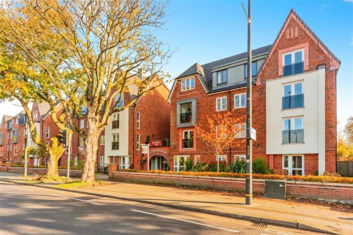 1 Bedroom Apartment For Sale In Crofts Bank Road, Urmston, Manchester, M41