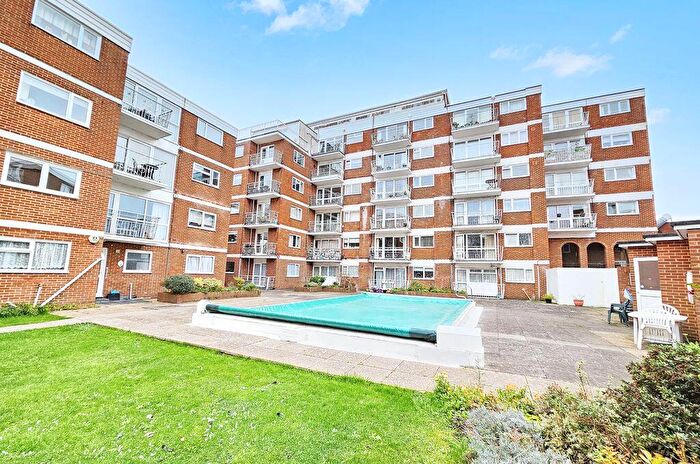 3 Bedroom Penthouse For Sale In Leventhorpe Court, Elmhurst Road, Gosport, PO12