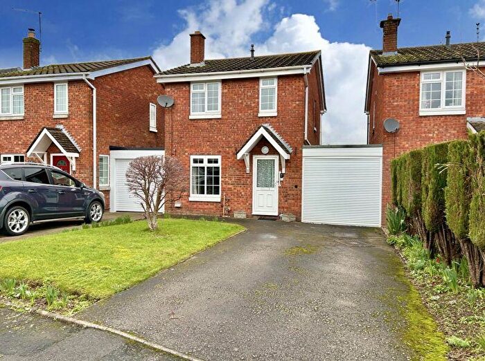 3 Bedroom Link Detached House For Sale In Knightley Close, Gnosall, ST20