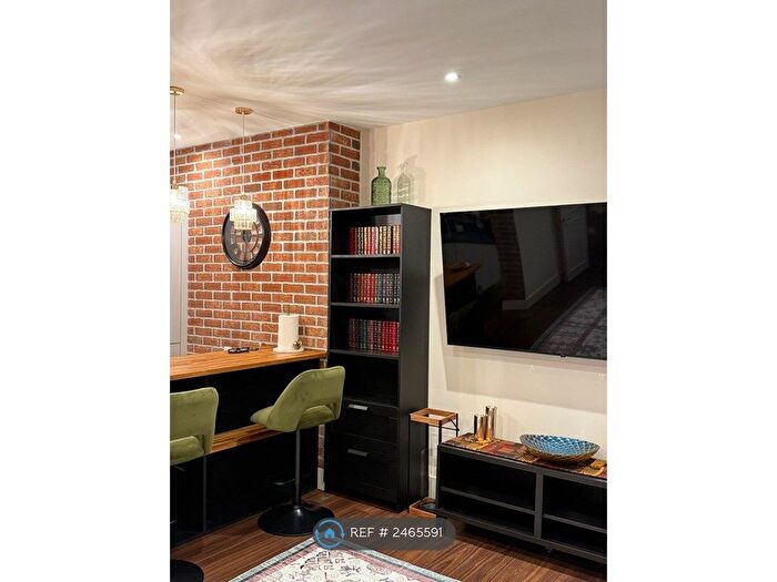 2 Bedroom Flat To Rent In Skylark Court, London, SW15