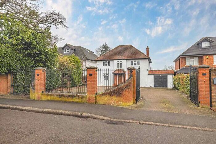 4 Bedroom Detached House For Sale In Old Slade Lane, Richings Park, SL0