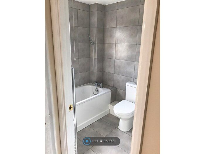 1 Bedroom Terraced House To Rent In Gale Close, Hampton, TW12