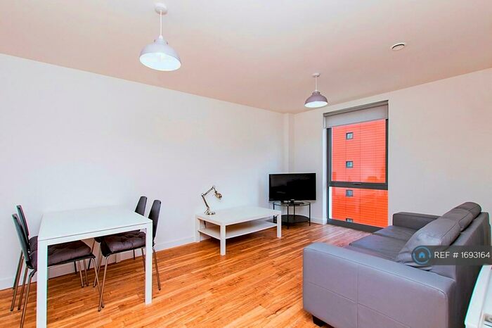 2 Bedroom Flat To Rent In Plaza Boulevard, Liverpool, L8