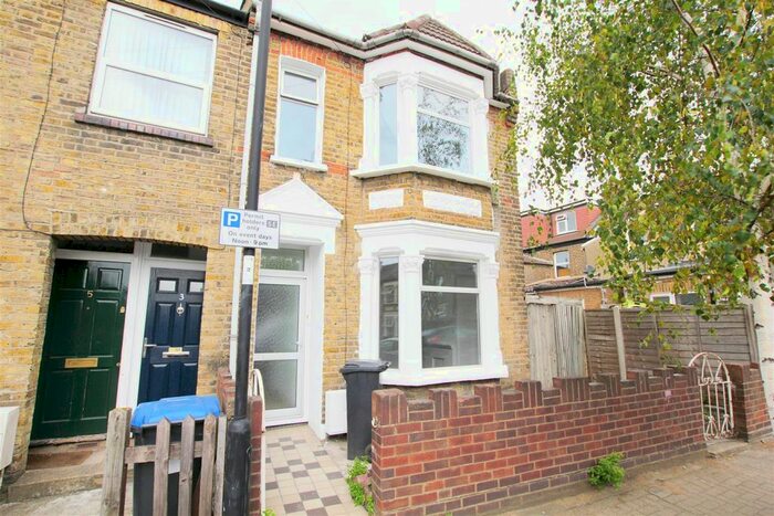 3 Bedroom Property To Rent In Leopold Road, London, N18