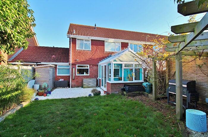 3 Bedroom Semi-detached House For Sale In Barlow Close, Hill Head, PO14