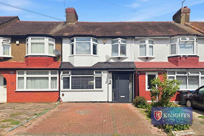 3 Bedroom House For Sale In Harrow Drive, London, N9