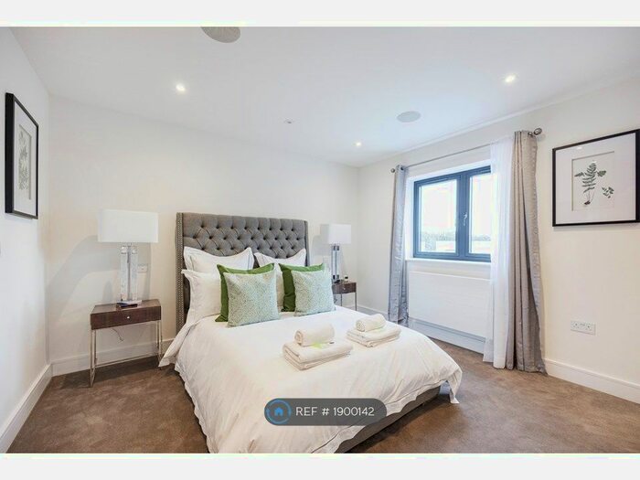 4 Bedroom Detached House To Rent In Phoenix Close, Chalfont St. Peter, Gerrards Cross, SL9