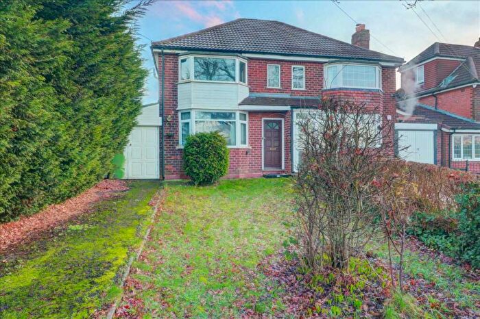 3 Bedroom Semi Detached House For Sale In Aldridge Road, Streetly, Sutton Coldfield, B74