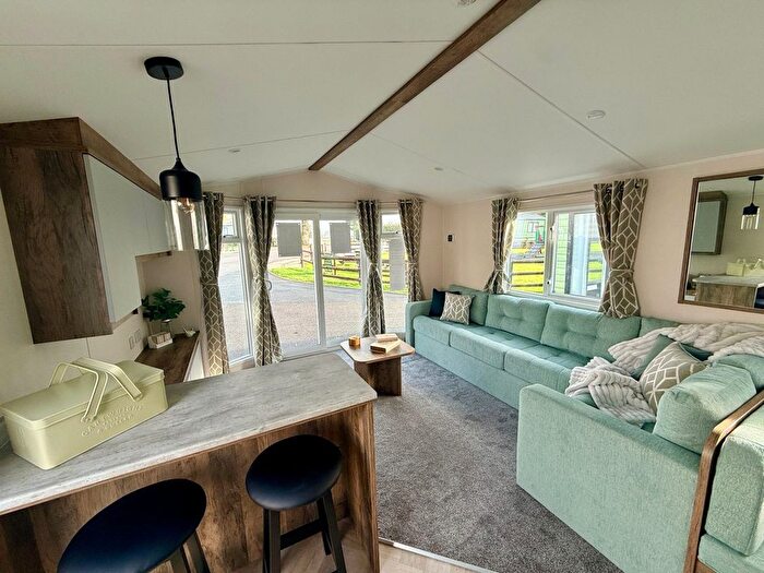 3 Bedroom Park Home For Sale In Fenny Bentley, Ashbourne, DE6