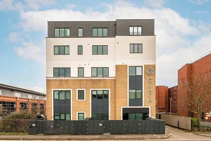 2 Bedroom Flat To Rent In Nobel Drive, Harlington, Hayes, UB3