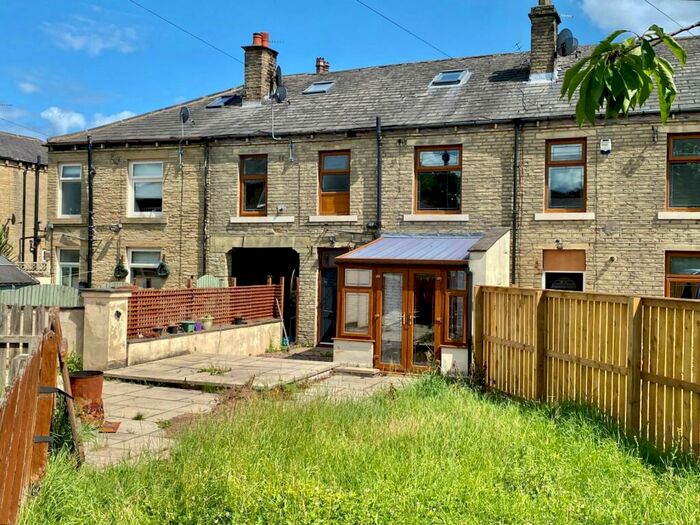 3 Bedroom Terraced House For Sale In Providence Street, Scholes, Cleckheaton, BD19