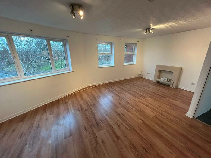 2 Bedroom Flat To Rent In Mill Lane, Kidderminster, Worcestershire, DY11