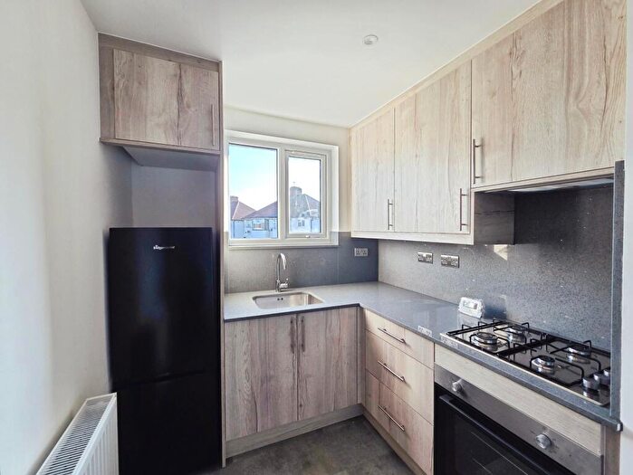 2 Bedroom Maisonette To Rent In Honeypot Lane, Stanmore, HA7