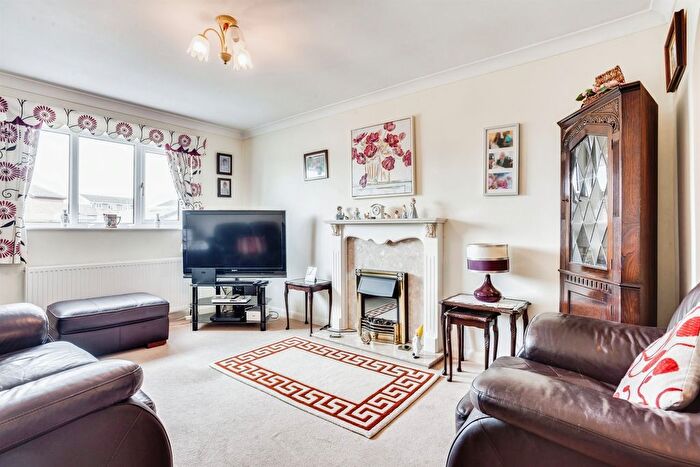 2 Bedroom Detached Bungalow For Sale In Danella Crescent, Wrenthorpe, Wakefield, WF2