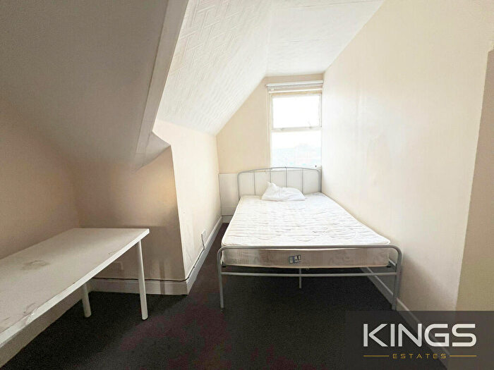 6 Bedroom Terraced House To Rent In The Avenue, Southampton, SO17