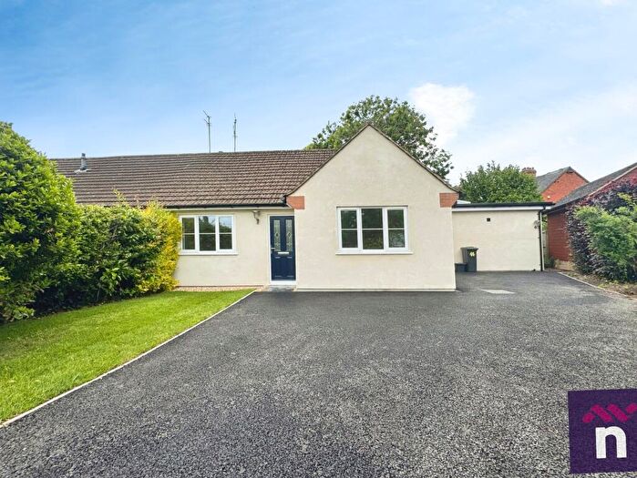 3 Bedroom Semi-Detached House For Sale In Beckford Close, Warminster, BA12