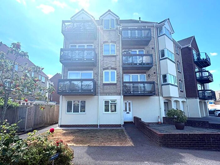 1 Bedroom Flat For Sale In Pacific Close, Southampton, City Of Southampton, SO14
