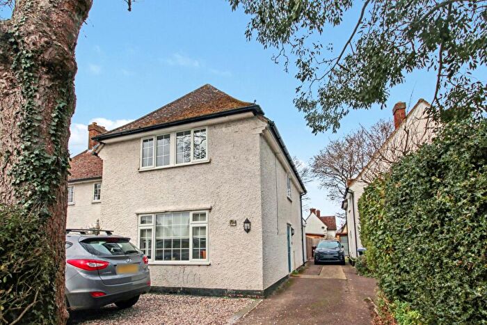 3 Bedroom Semi-Detached House For Sale In Baldock Road, Letchworth Garden City, SG6
