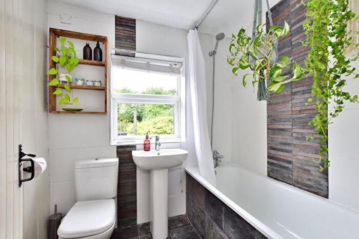 3 Bedroom Terraced House For Sale In Bois Moor Road, Chesham, HP5