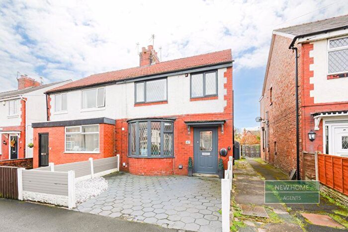 3 Bedroom Semi Detached House For Sale In Rutland Avenue Poulton-le-fylde, FY6