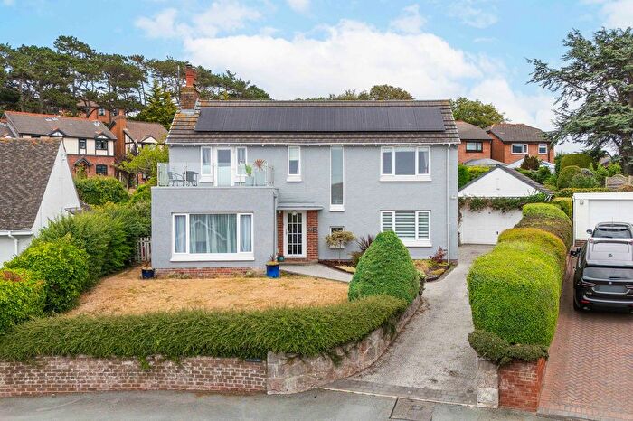 3 Bedroom Detached House For Sale In Conway Crescent, Llandudno, LL30