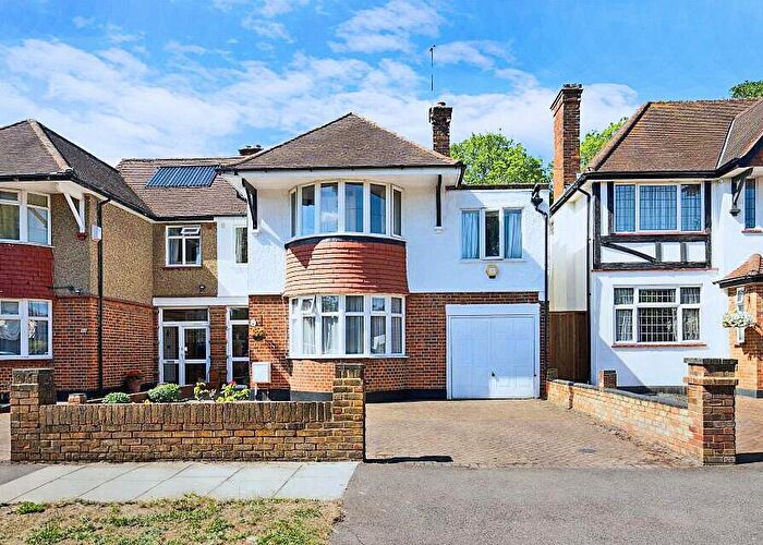 4 Bedroom Semi Detached House For Sale In Farm Avenue, North Harrow, HA2