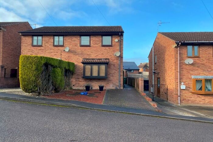 2 Bedroom Semi-Detached House To Rent In Thorpe Close, Chesterfield, Derbyshire, S41