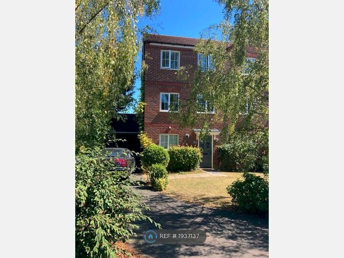 4 Bedroom Semi-Detached House To Rent In The Sidings, Oakham, LE15