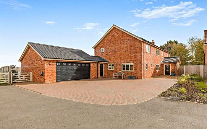 4 Bedroom Detached House For Sale In The Court, Yelverton, Norwich, Norfolk, NR14