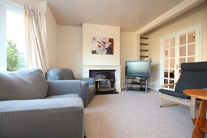4 Bedroom Semi-Detached House To Rent In Wellsway, Bath, BA2