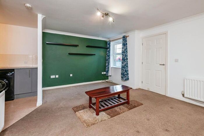 2 Bedroom Semi-Detached House For Sale In Gardeners Walk, Skelmanthorpe, Huddersfield, HD8