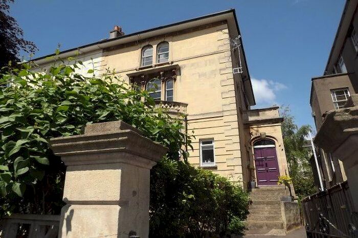 2 Bedroom Flat To Rent In Ashgrove Road, Bristol, BS6