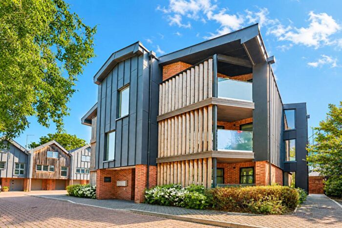 2 Bedroom Apartment For Sale In Montague Close, Hatfield Road, St. Albans, Hertfordshire, AL1