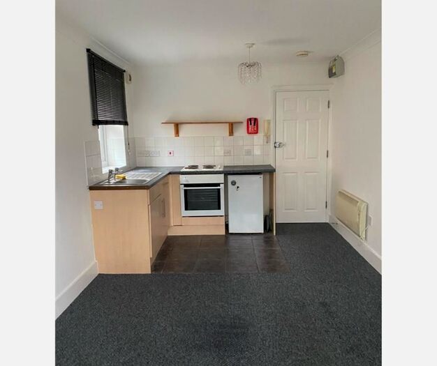 1 Bedroom Property To Rent In St. Vincents Road, Westcliff-on-Sea, SS0