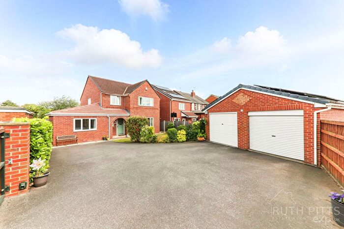 5 Bedroom Detached House For Sale In Orchard Drive, Ackworth, WF7